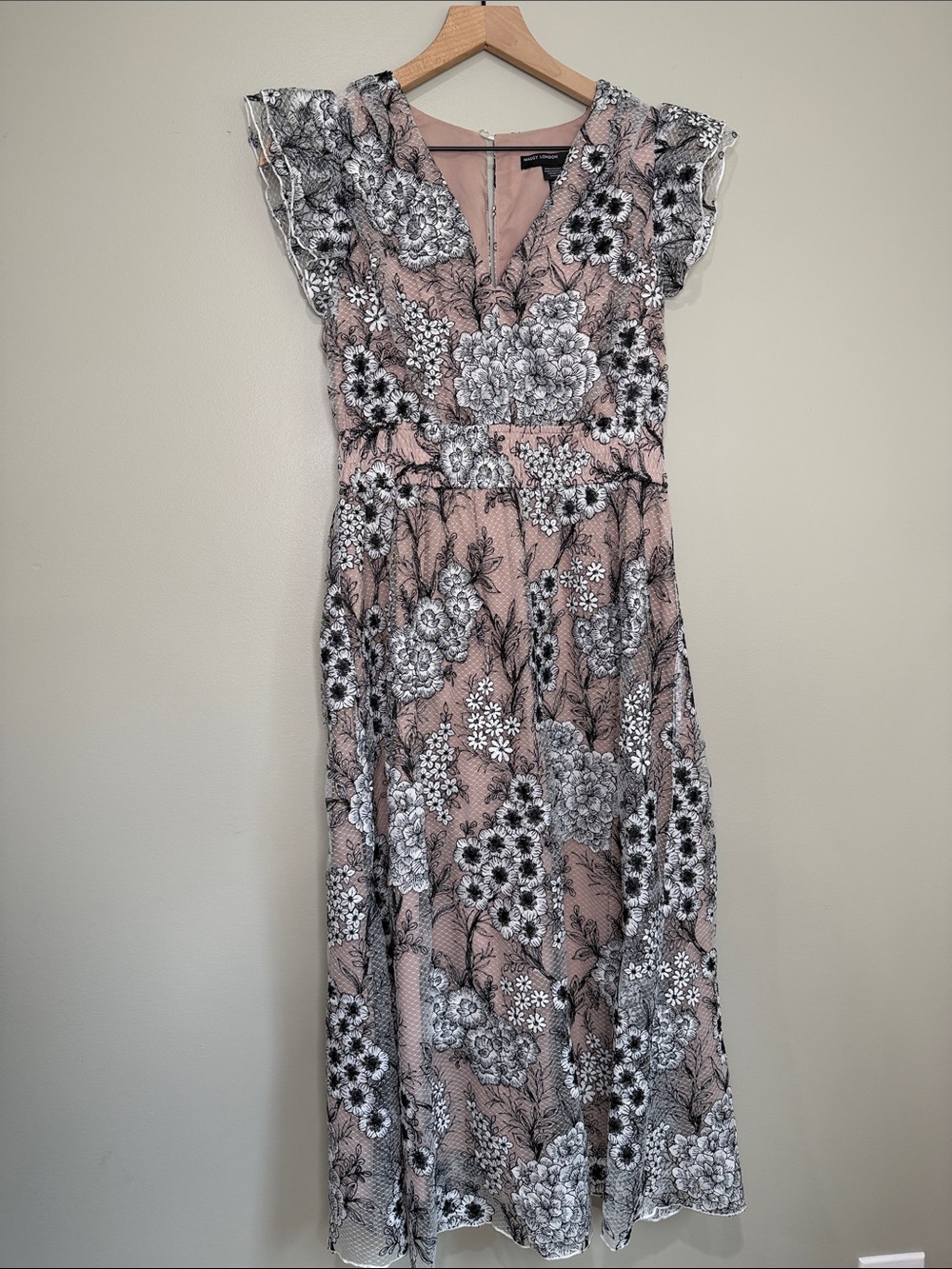 Maggy London floral flutter sleeve midi dress US 6